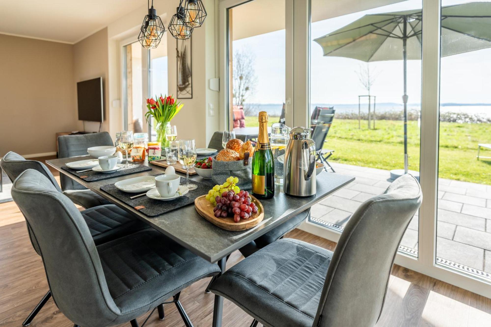 Hangar 19 Luxusbungalow Am See H8 슈베린 외부 사진