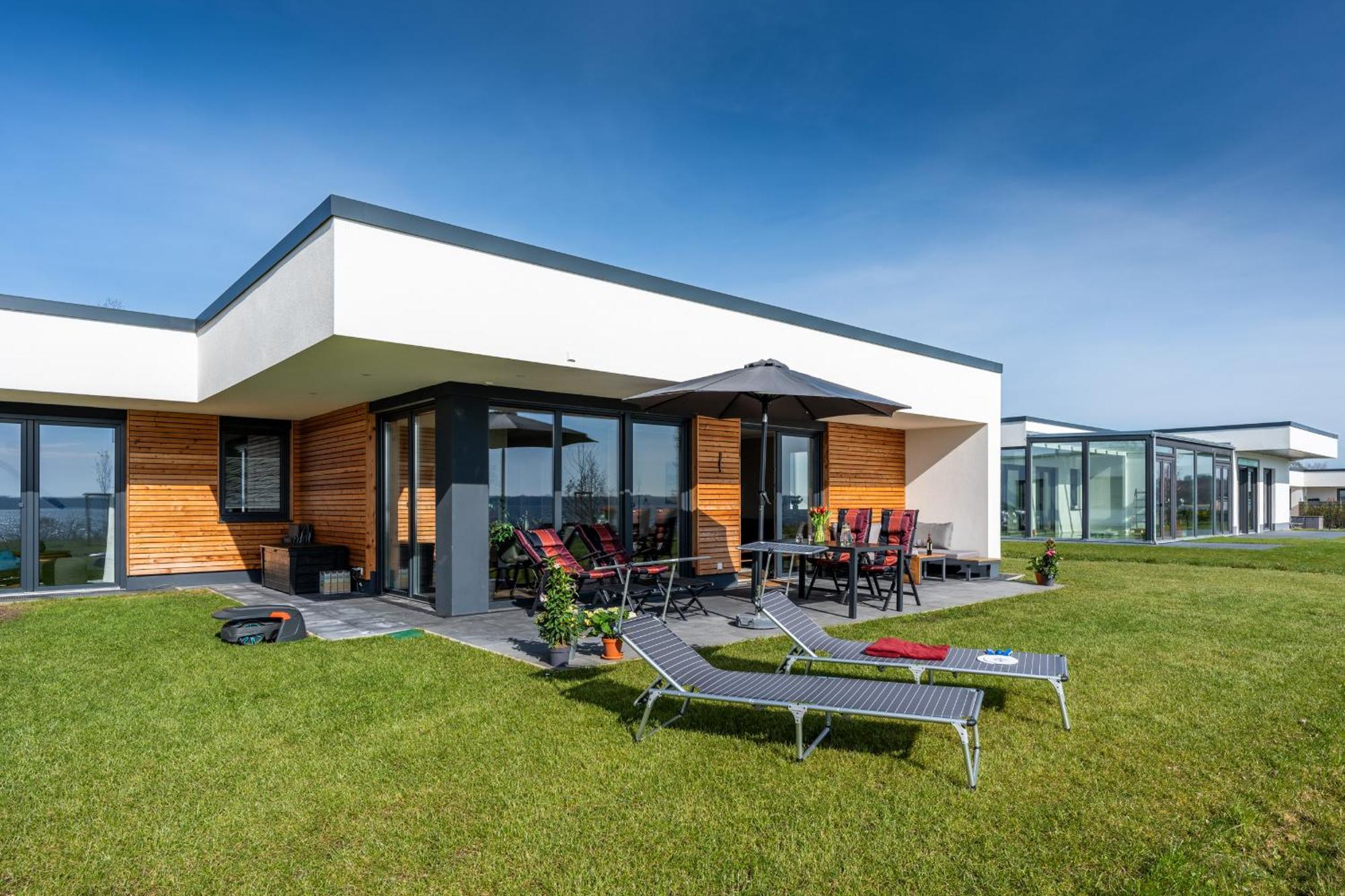 Hangar 19 Luxusbungalow Am See H8 슈베린 외부 사진